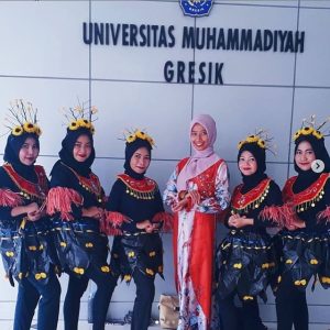 Mahasiswa PIAUD mengikuti lomba tari kreasi